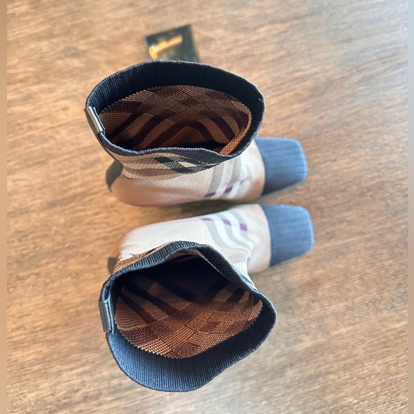 Authentic Burberry Knitted Sock Boot. Size 37 - Picture 4 of 4